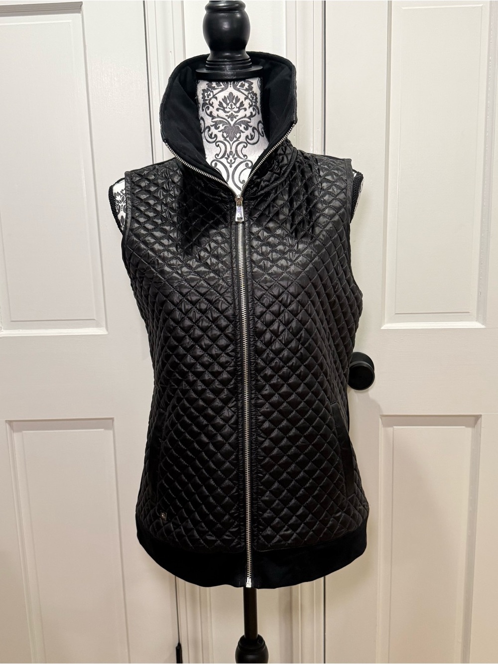 Lauren Ralph Lauren Black Quilted Sleeveless Zip Vest, XS